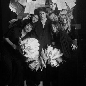 Бонд с кнопкой - Любовь